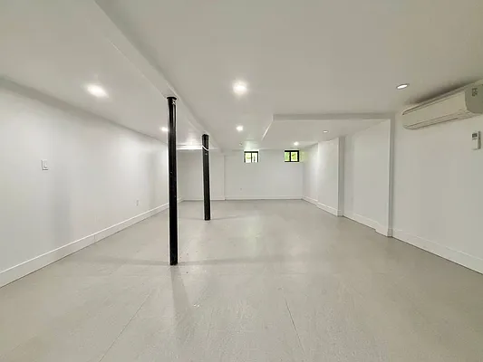 Building, photo 4