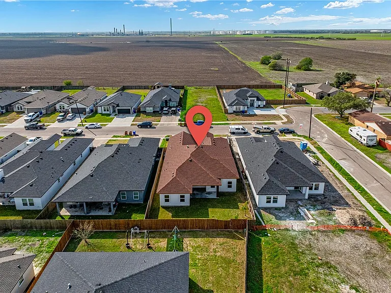 11526 S Creek Dr — Photo 30
