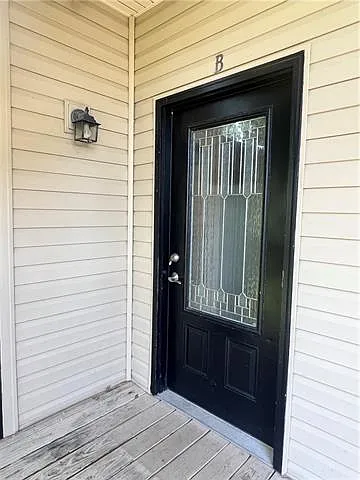 126 Lakeview Dr #B — Photo 3