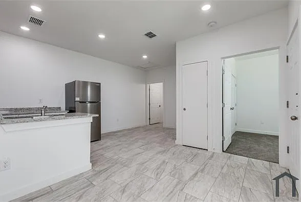 2 bed, 791 sqft, $995 — Photo 4