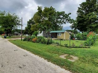 147 S Main St, Witt, IL 62094