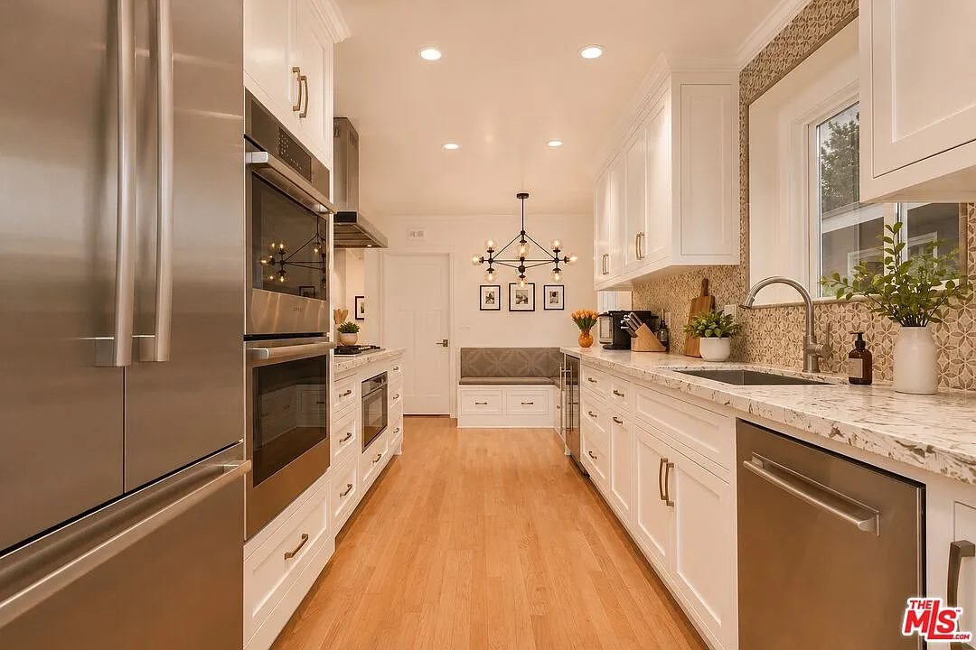 3 bed, 2.0 bath, 1760 sqft, $8,000 — Photo 3