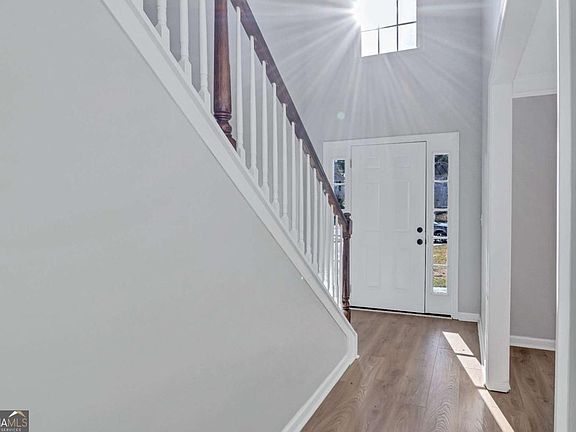 3rd image of 4061 Jewell Ter