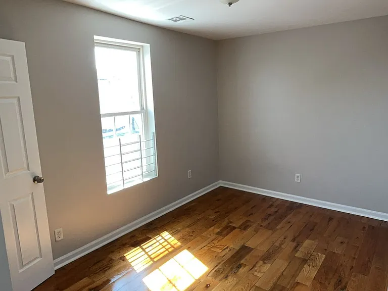 59 E Runyon St #C — Photo 12