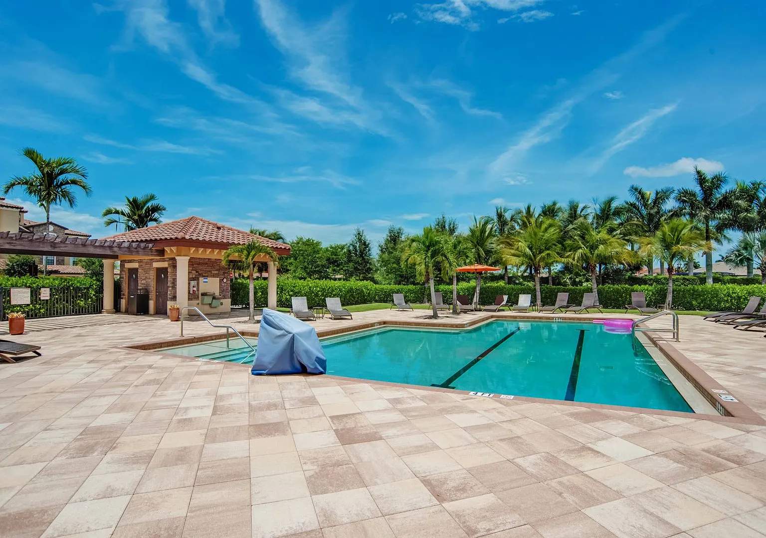 Available now as a turnkey furnished annual 2BR/2BA+Den Condo in Treviso Bay! — Photo 3