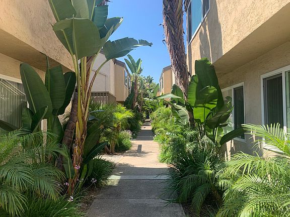 2nd image of 8515 Villa La Jolla Dr APT C