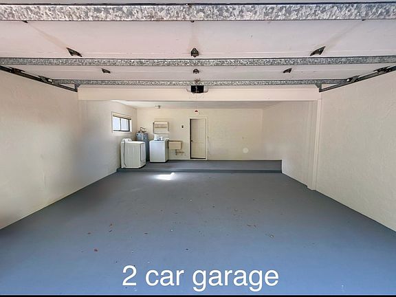 5th image of 19 Robyn Ln