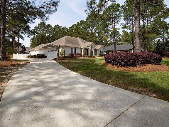 3rd image of 4710 Blackwater Dr