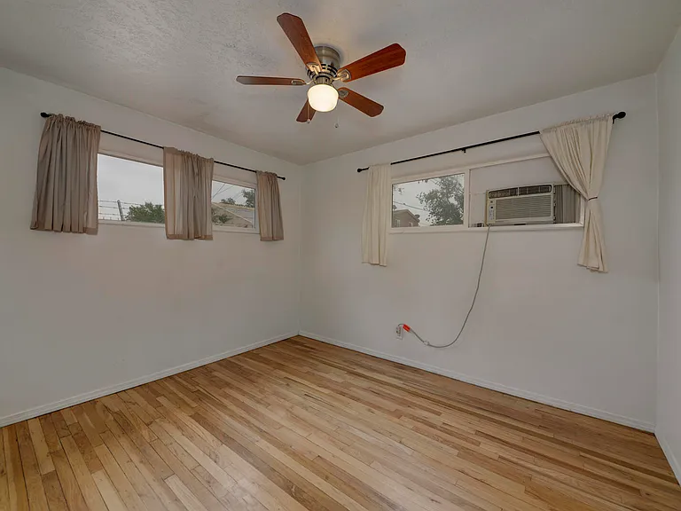 306 Stanford Dr SE #B — Photo 8