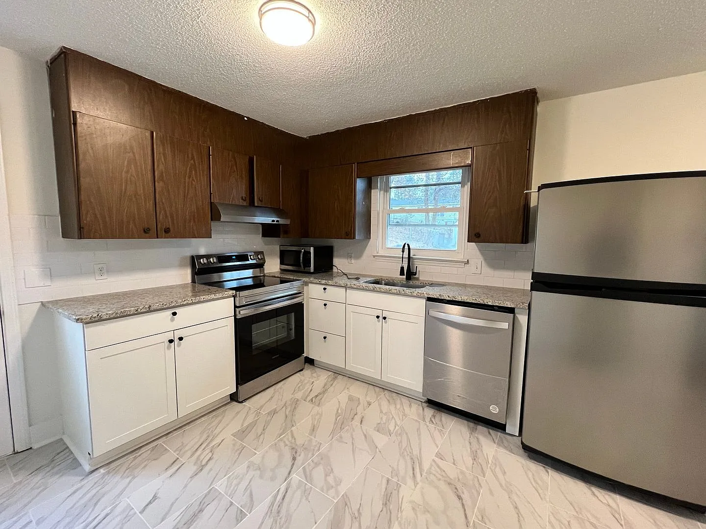 Coming Soon! 4 Bed/2bath For Rent! — Photo 4