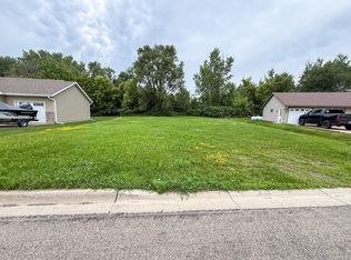 1275 Bellflower Ln, Owatonna, MN 55060