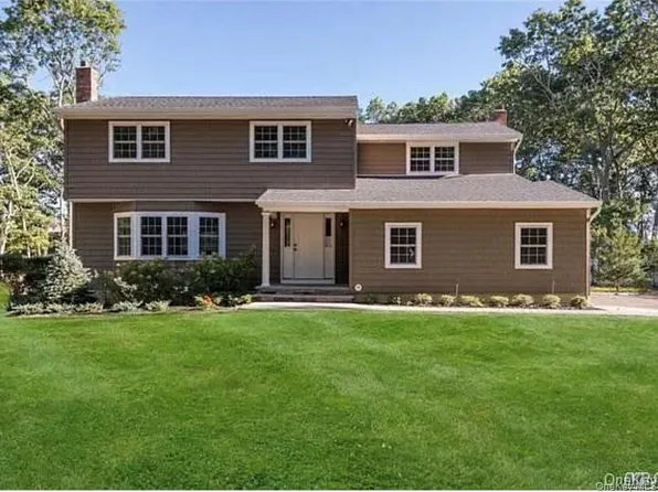 29 Thornwood Drive, Dix Hills, NY 11746