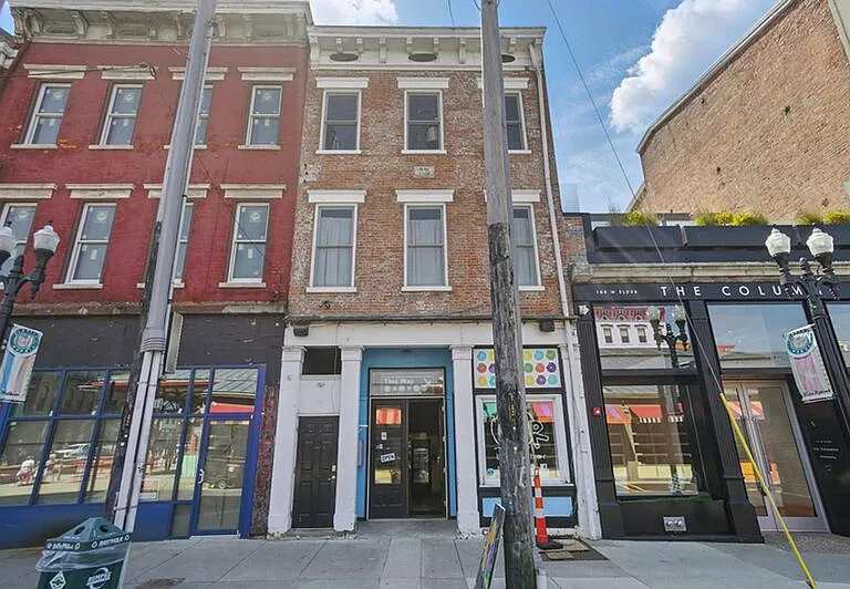 107 W Elder St #B — Photo 2