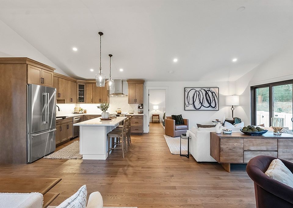 1st image of 46 Sandwich Rd #7