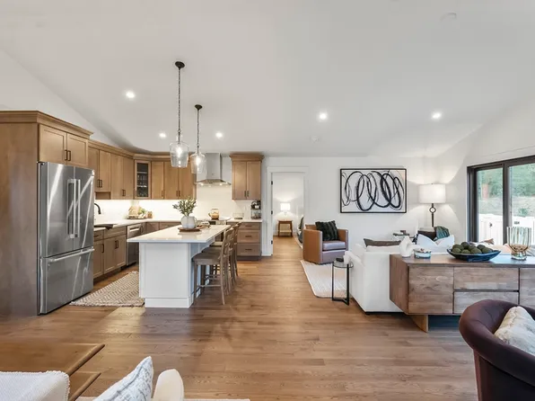 46 Sandwich Rd #7, Plymouth, MA 02360