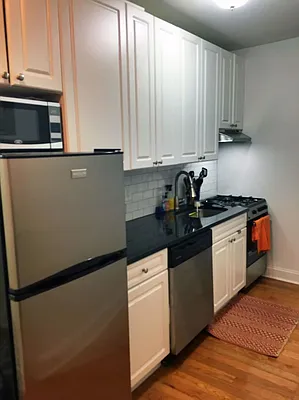 Rented by Salon Realty Corp | media 2
