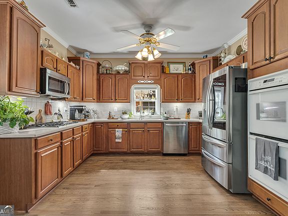 4th image of 35 Wentworth Way