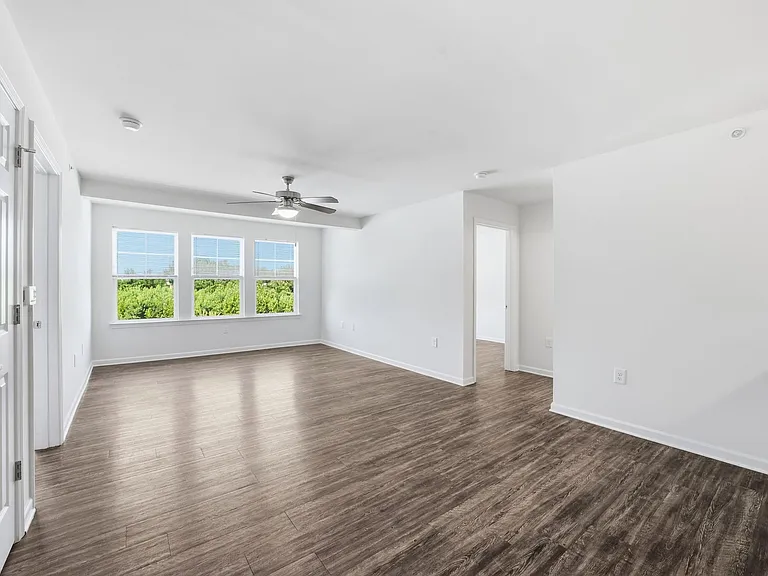 Crescent Villas — Photo 39