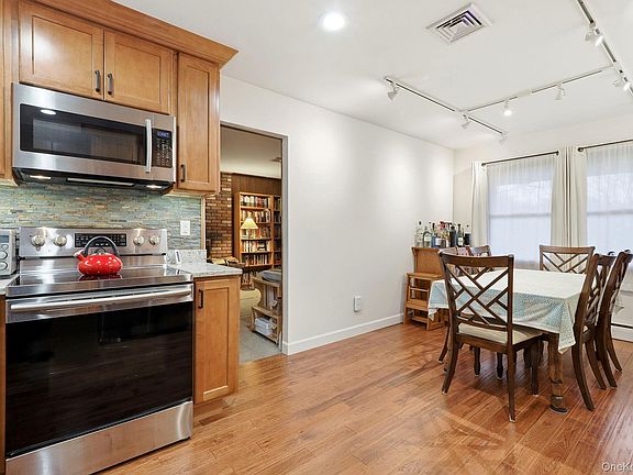 3rd image of 33 Fulmar Road