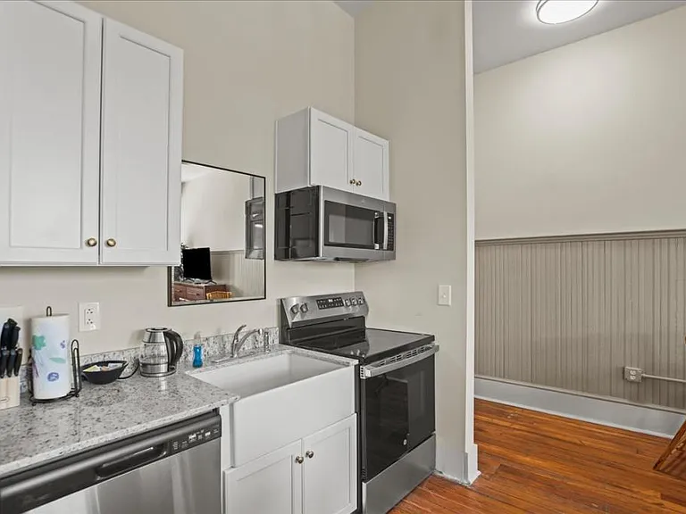 127H W Evans St — Photo 6