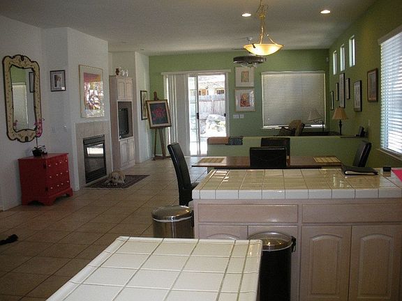 4th image of 9589 N Matus Ave