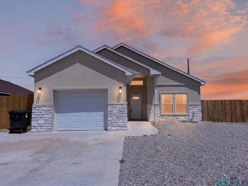 1st image of 2705 S Onyx Dr