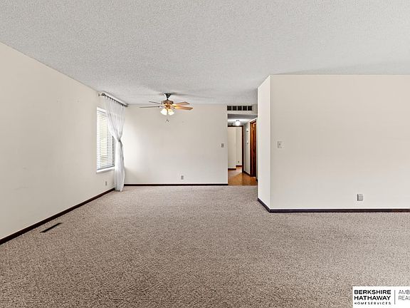 3rd image of 5428 Enterprise Dr #908