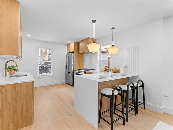 5th image of 57 Weld Hill St #2
