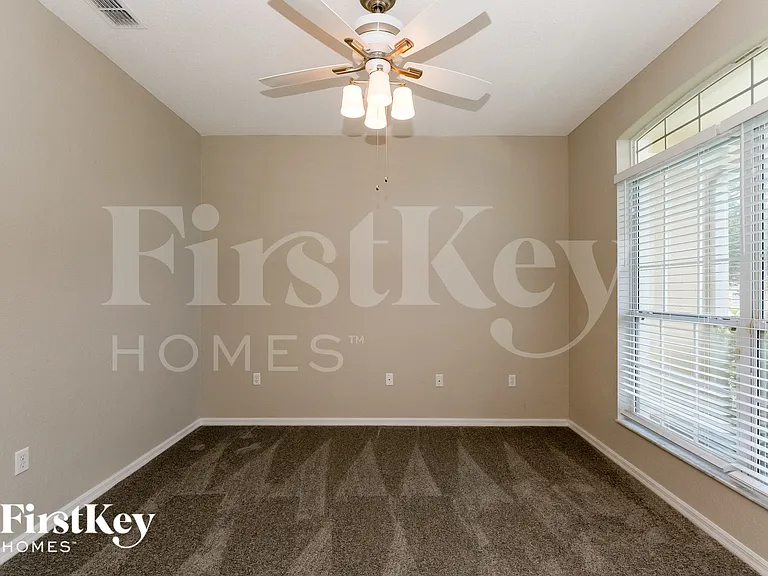 2754 Berkford Cir — Photo 12