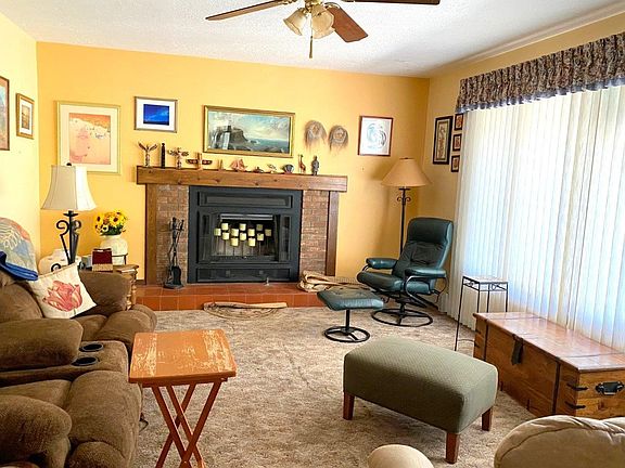 2nd image of 414 Mora Ln