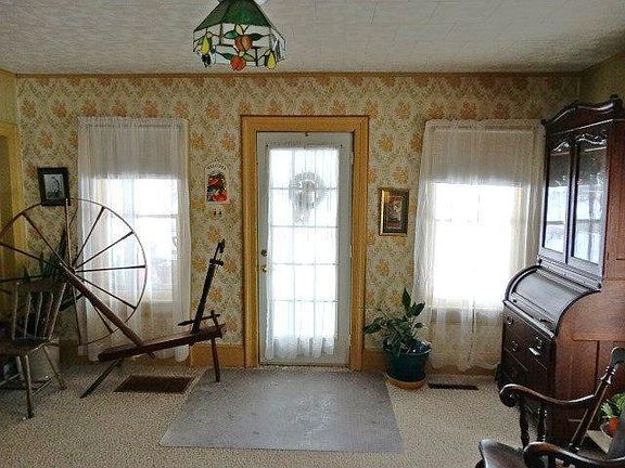 3rd image of 37 Scott St
