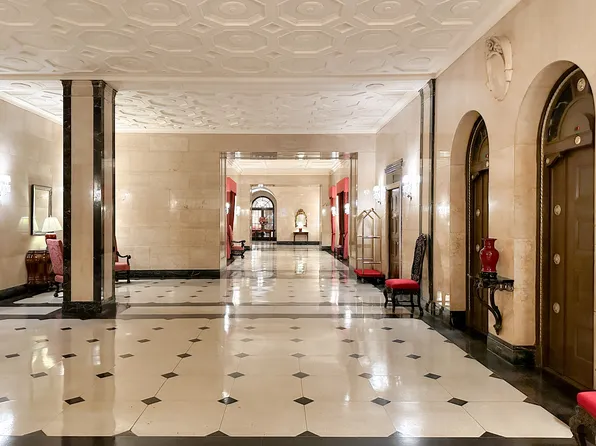 480 Park Avenue image 16 of 21