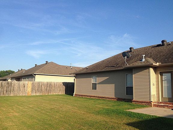 Huge Fenced Back Yard 2