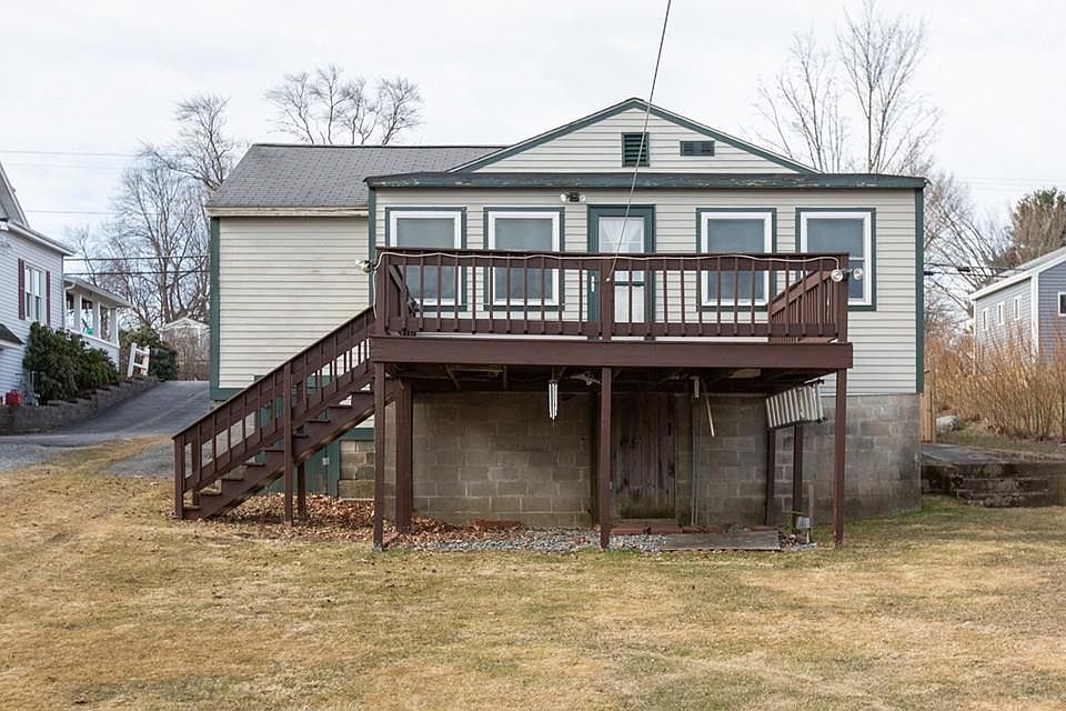 1st image of 645 Nashua Rd