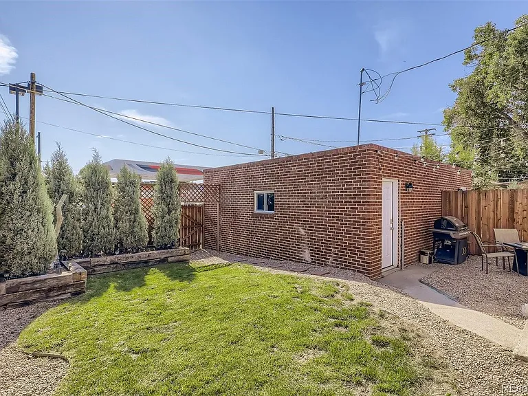 3456 N Harrison St — Photo 10