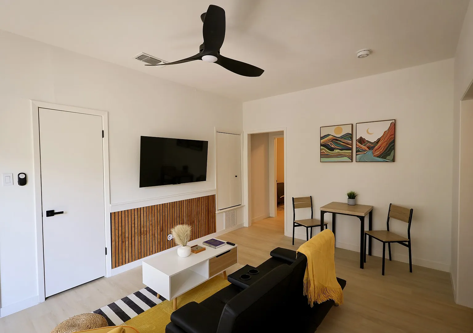 Apartment in San Antonio's River Road Neighborhood — Photo 1