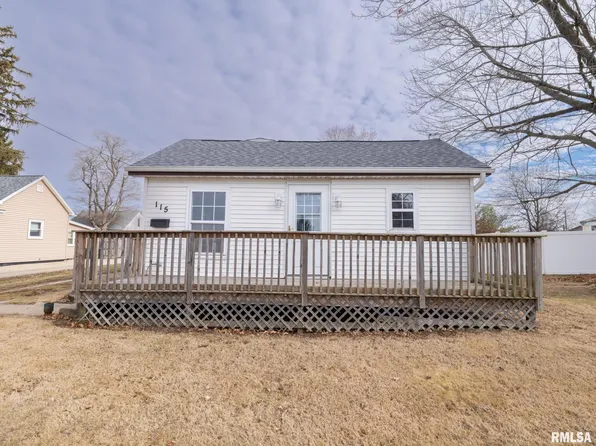 115 S Cedar St, Washington, IL 61571