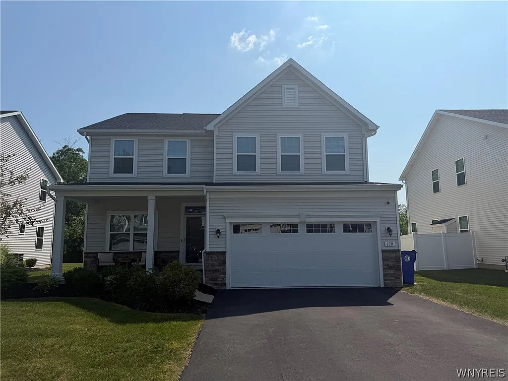 4 bed, 3.5 bath, 2423 sqft, $5,200 — Photo 2