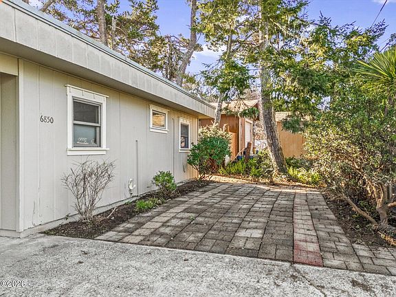 4th image of 6850 SW Harbor Ave