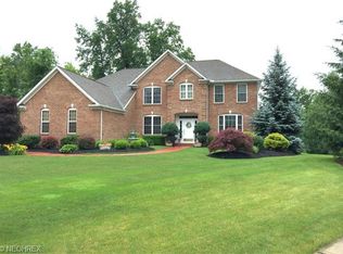 826 Woodbridge Ct, Amherst, OH 44001