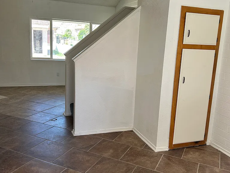 380 Riverfront Dr #A — Photo 4