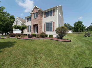 170 Kennewyck Cir, Slingerlands, NY 12159