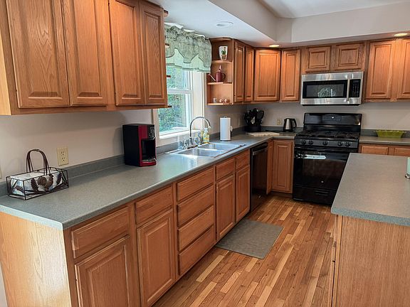 5th image of 361 Peakes Hill Road