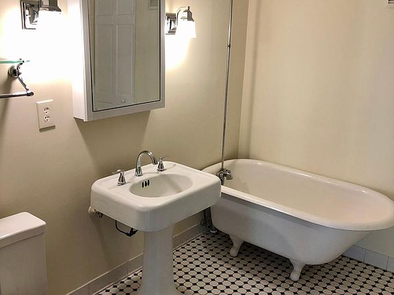 First floor tub and shower