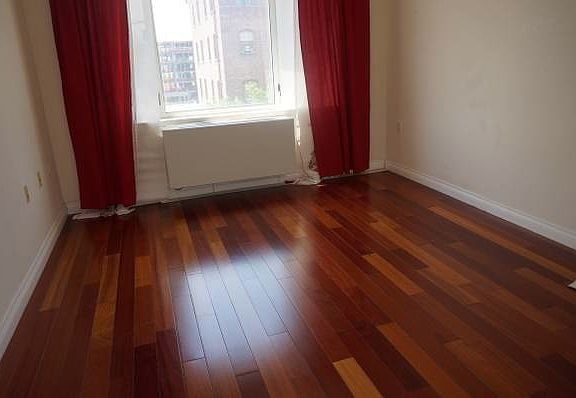 3rd image of 30-85 Vernon Blvd #5F
