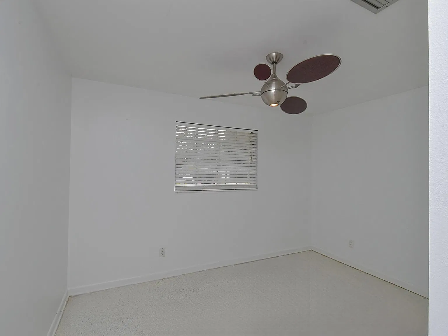3 bed, 1562 sqft, $2,400 — Photo 3