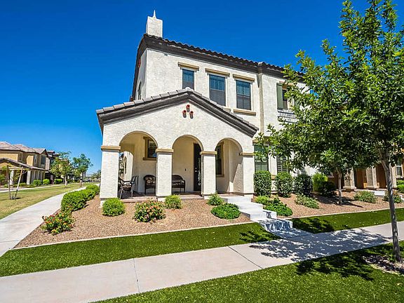 3rd image of 2714 S Valle Verde