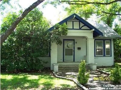 633 E Cedar St, Seguin, TX, 78155