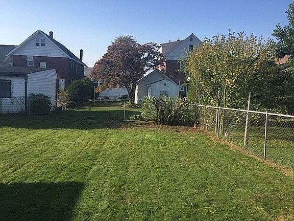 2nd image of 1144 W 31st St