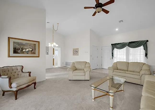 2912 S Redondo Blvd #2 — Photo 7